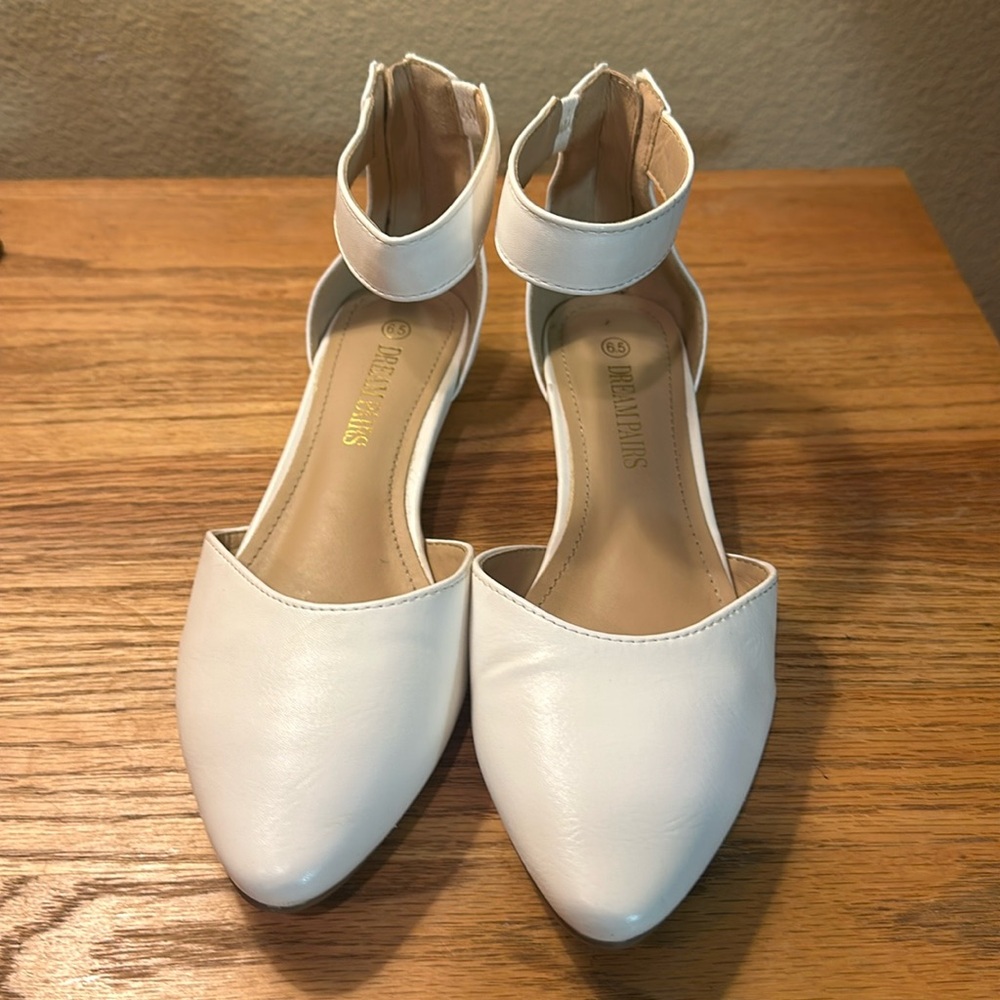 Dream pairs women’s pointed toe flats with ankle strap. Size runs a little snug